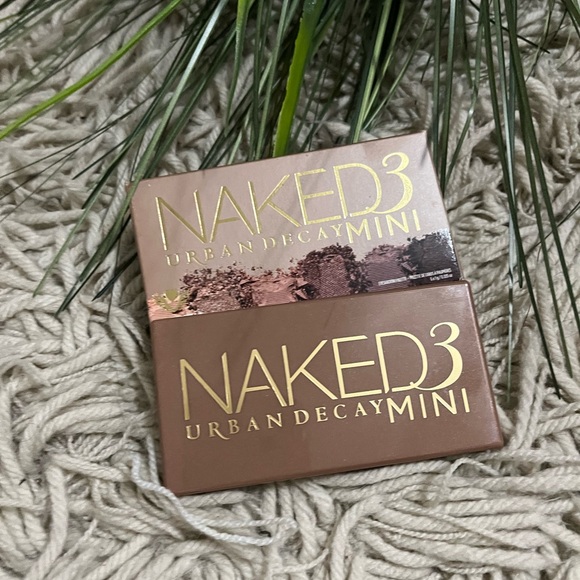 Urban Decay NAKED3 Mini Eyeshadow Palette 6 colors New in Box - Picture 2 of 3